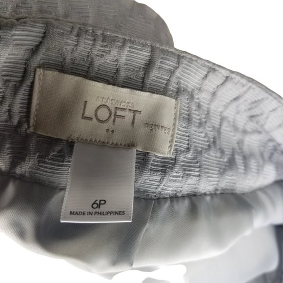 LOFT Gray Textured Above The Knee Pencil Skirt Zipper Clasp Back Size 6P - Picture 5 of 6